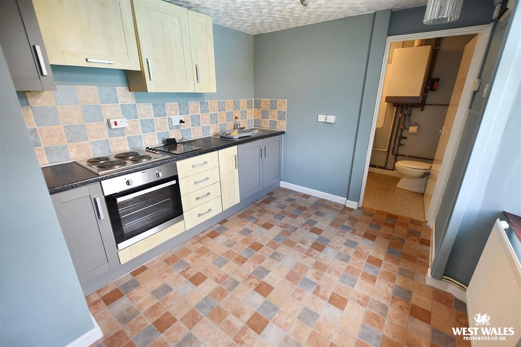 Property photo 3 of 14 7 (6).Jpg