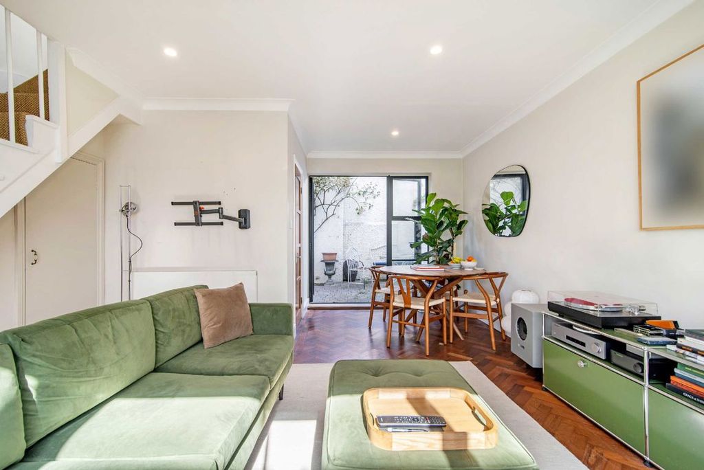 Property photo 2 of 6