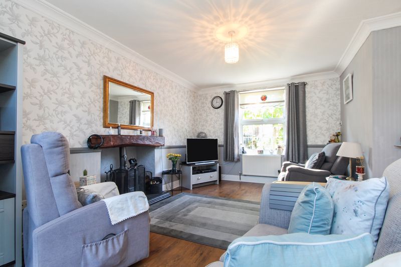 Property photo 2 of 16 Lounge