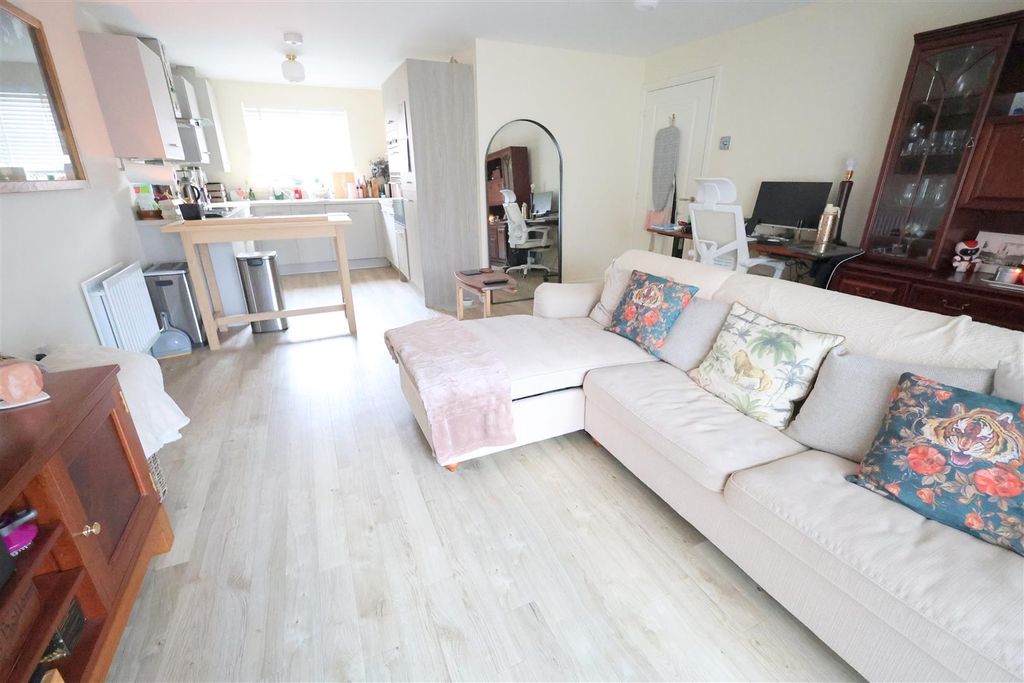 Property photo 3 of 20 Kiiii.Jpg