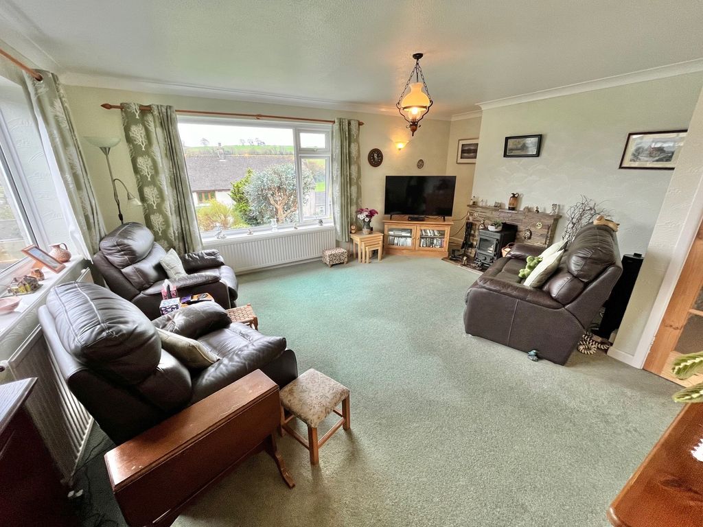 Property photo 3 of 21