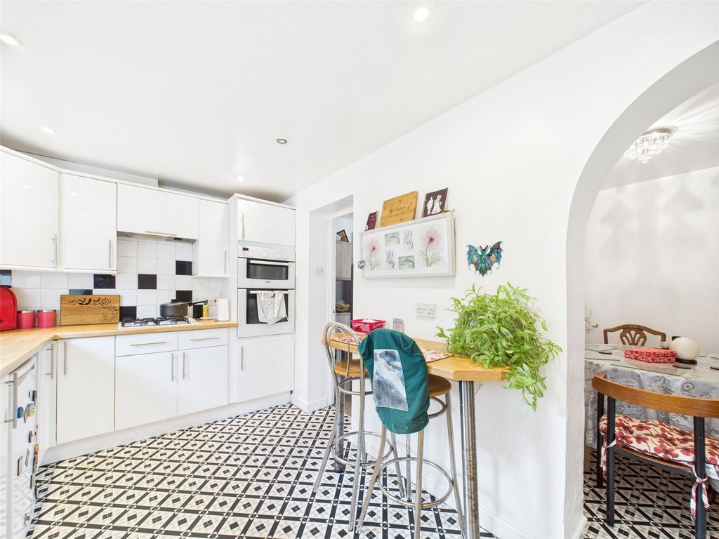 Property photo 3 of 13 Picture No. 10