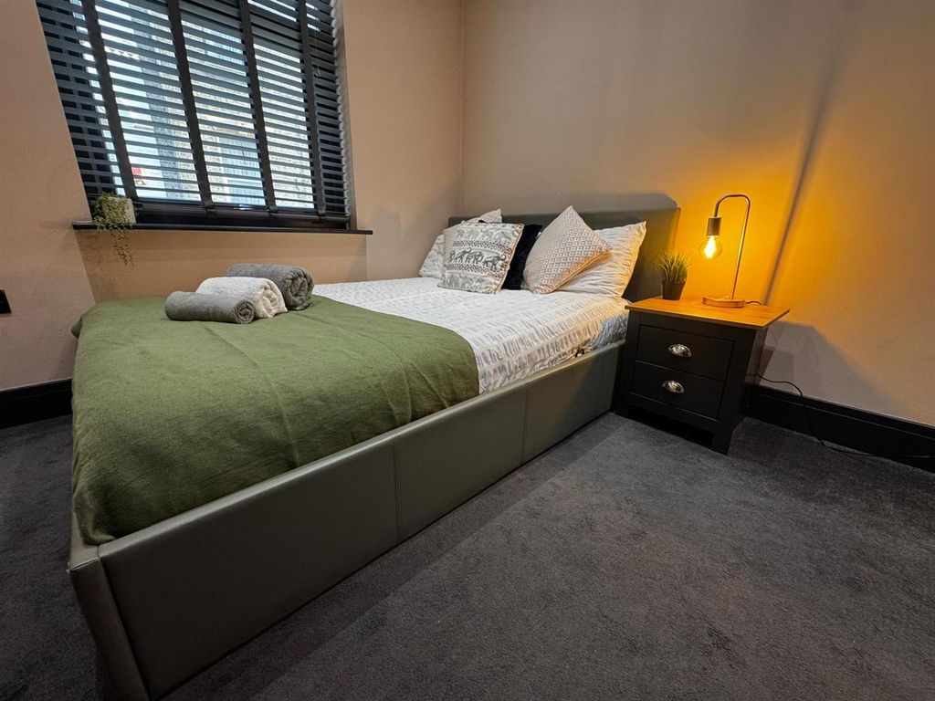 Property photo 2 of 8 Fcaacb83-3Db2-469F-A533-F833F539A0d6.Jpg