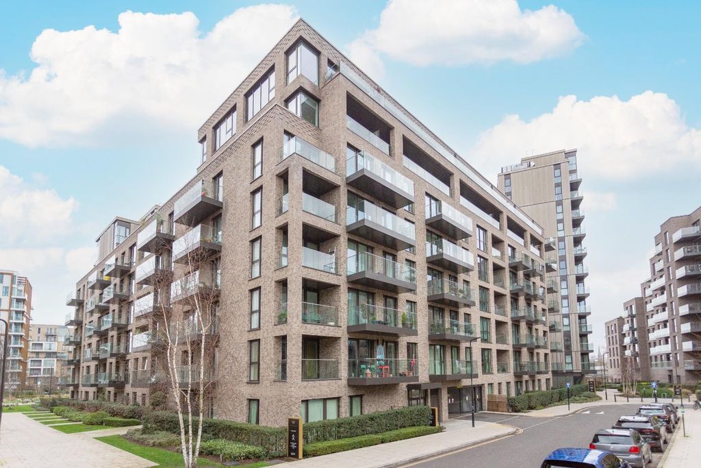 Property photo 1 of 17 External