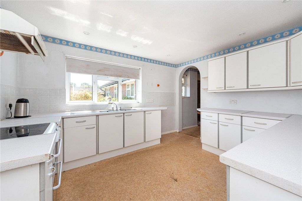 Property photo 3 of 14 Kitchen