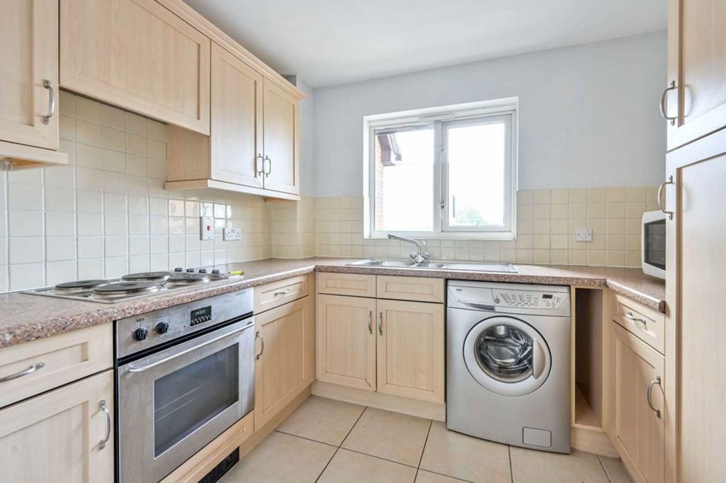 Property photo 3 of 7