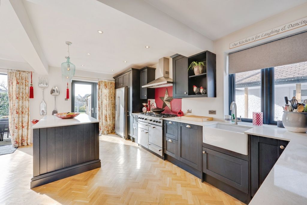 Property photo 3 of 17 Picture No. 11