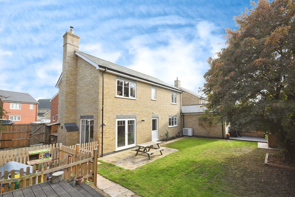 Property photo 2 of 17