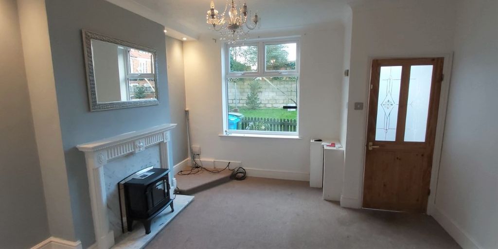 Property photo 2 of 11 Living Room
