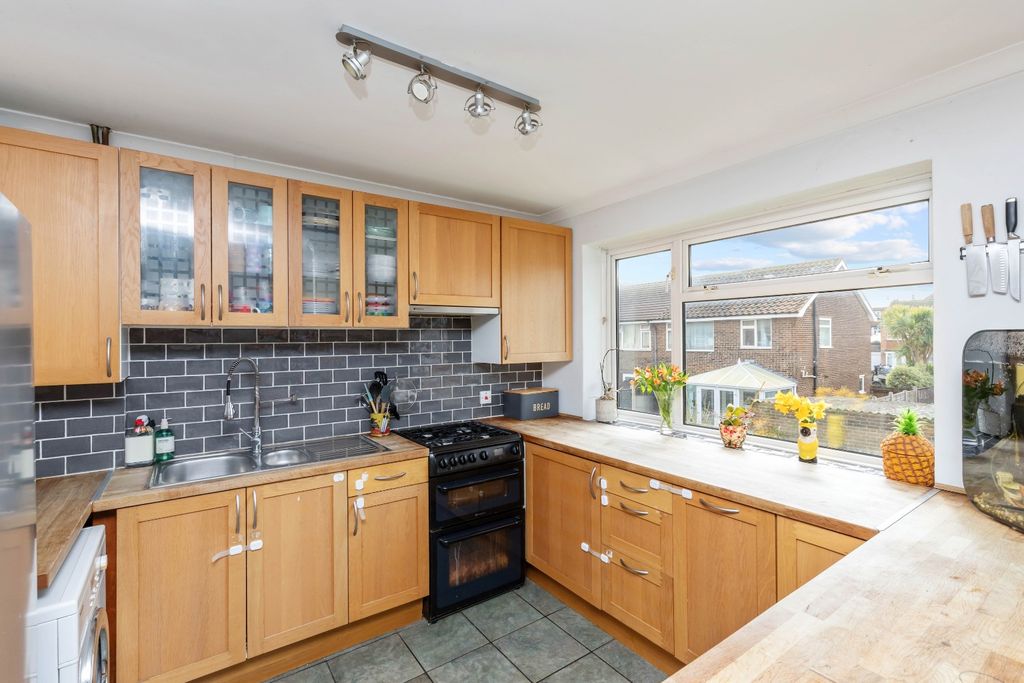 Property photo 3 of 8 4713934