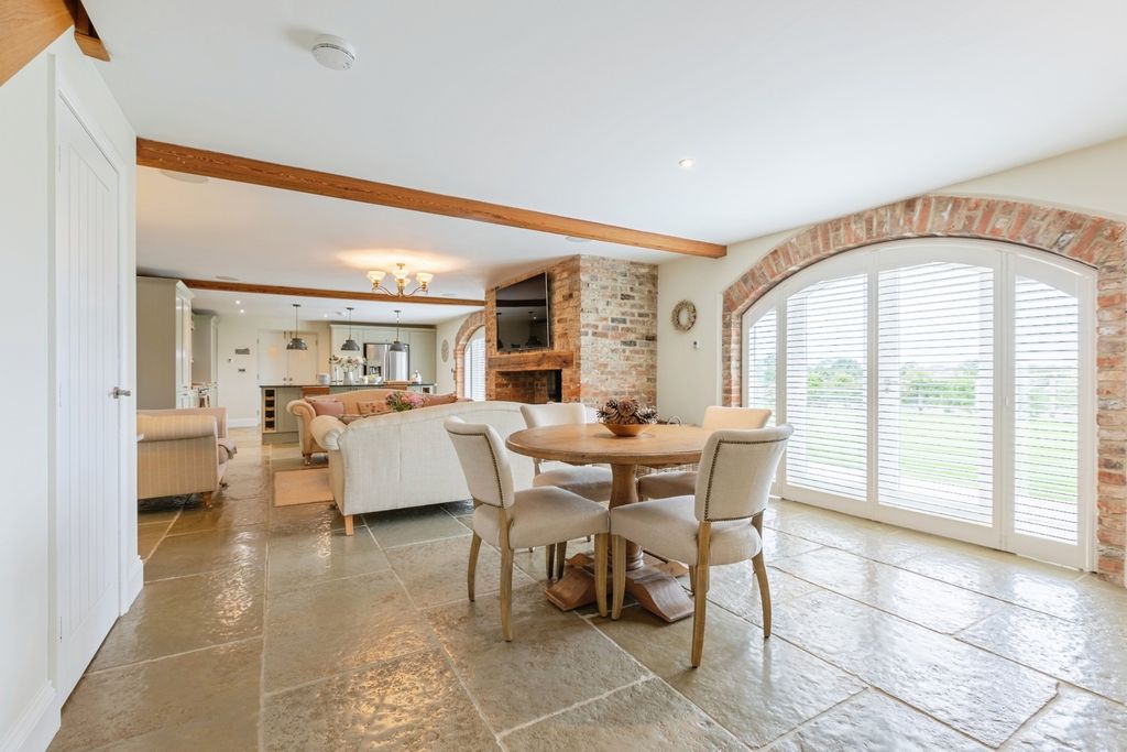 Property photo 3 of 24 Photo