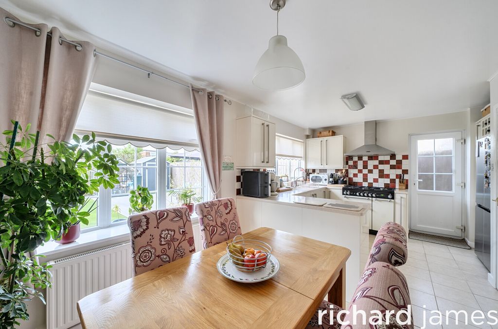 Property photo 3 of 25 367B21211Bc647Aa879Abbf86Adb994c