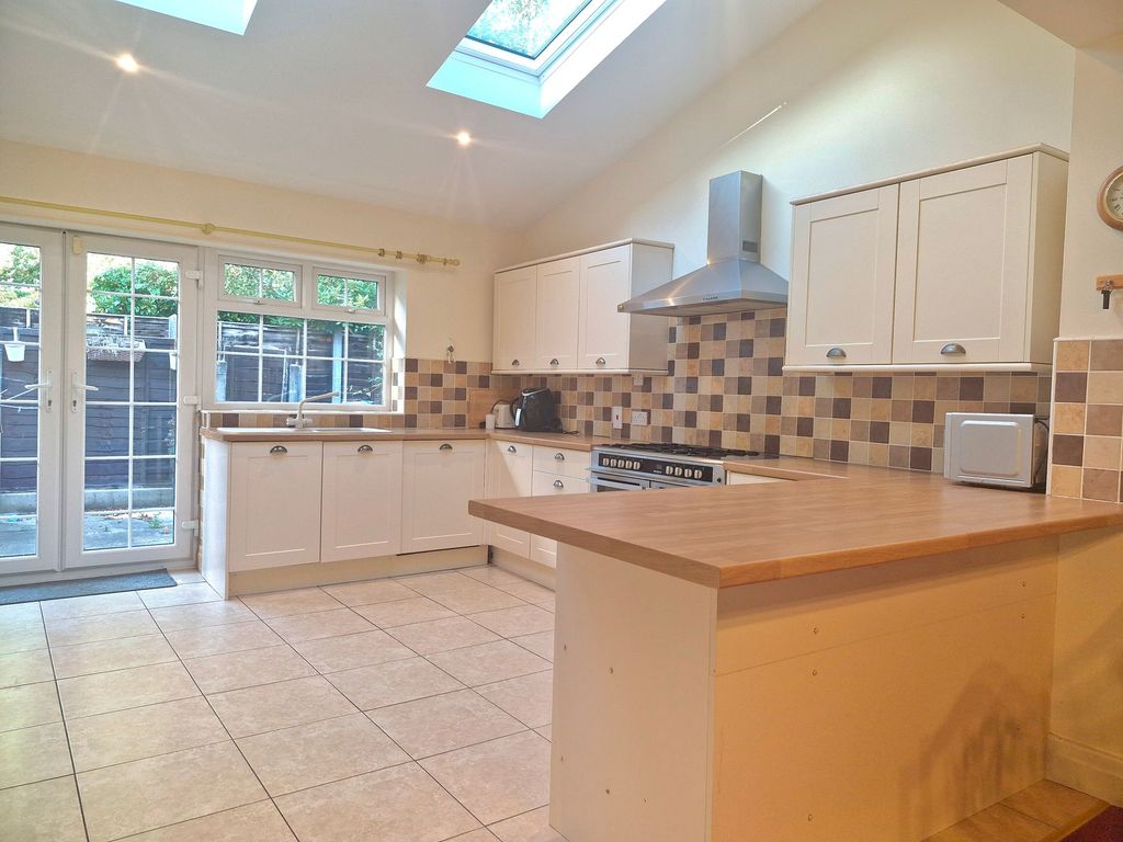 Property photo 3 of 26