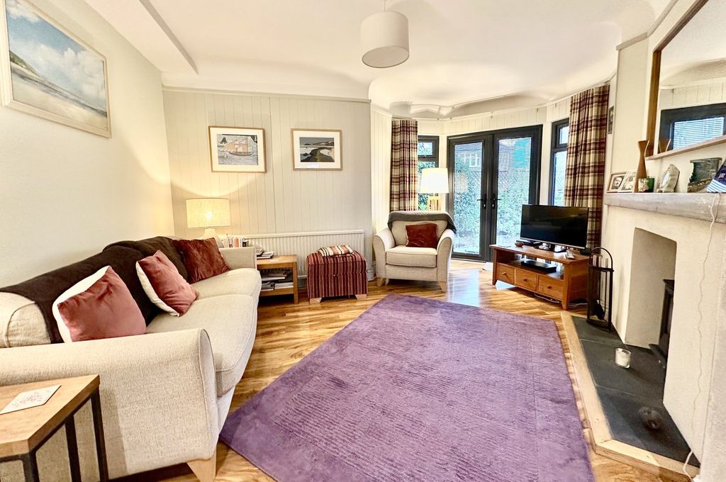 Property photo 2 of 18