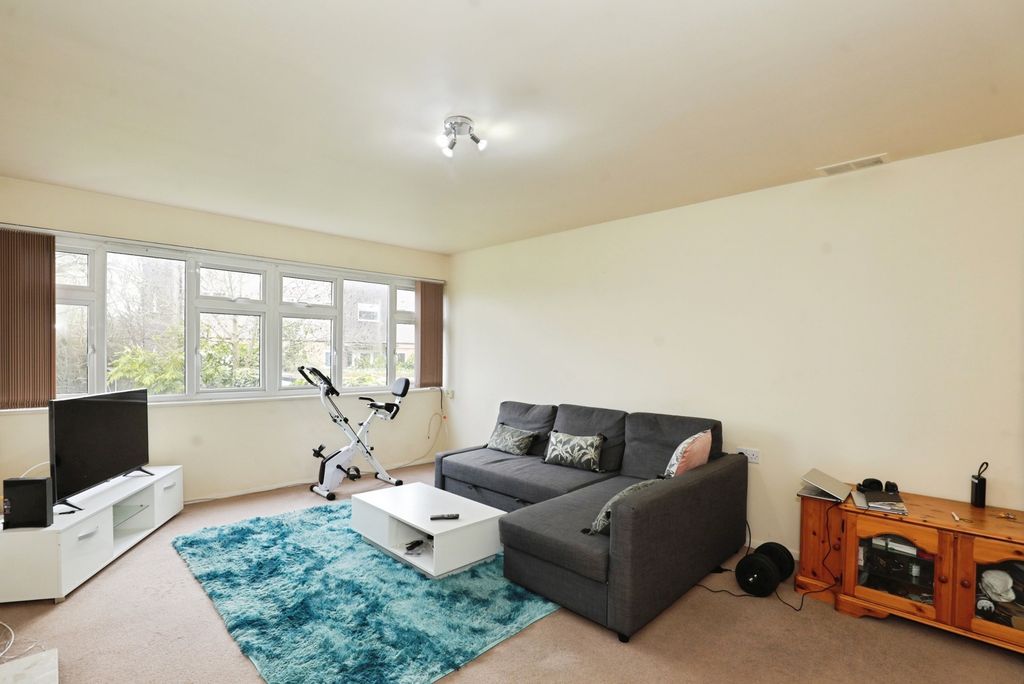 Property photo 2 of 12 Pbox-Img.Jpg