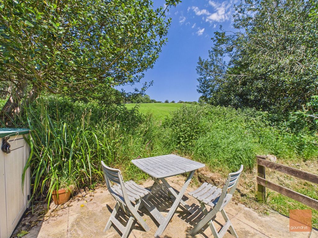 Property photo 2 of 28