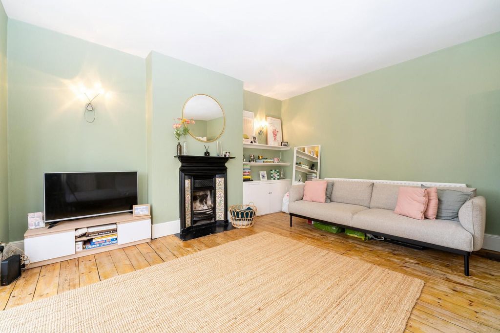 Property photo 3 of 12