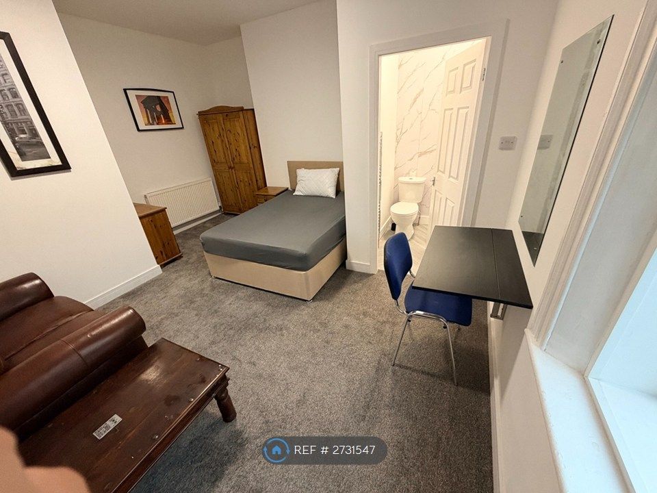 Property photo 3 of 5 £595