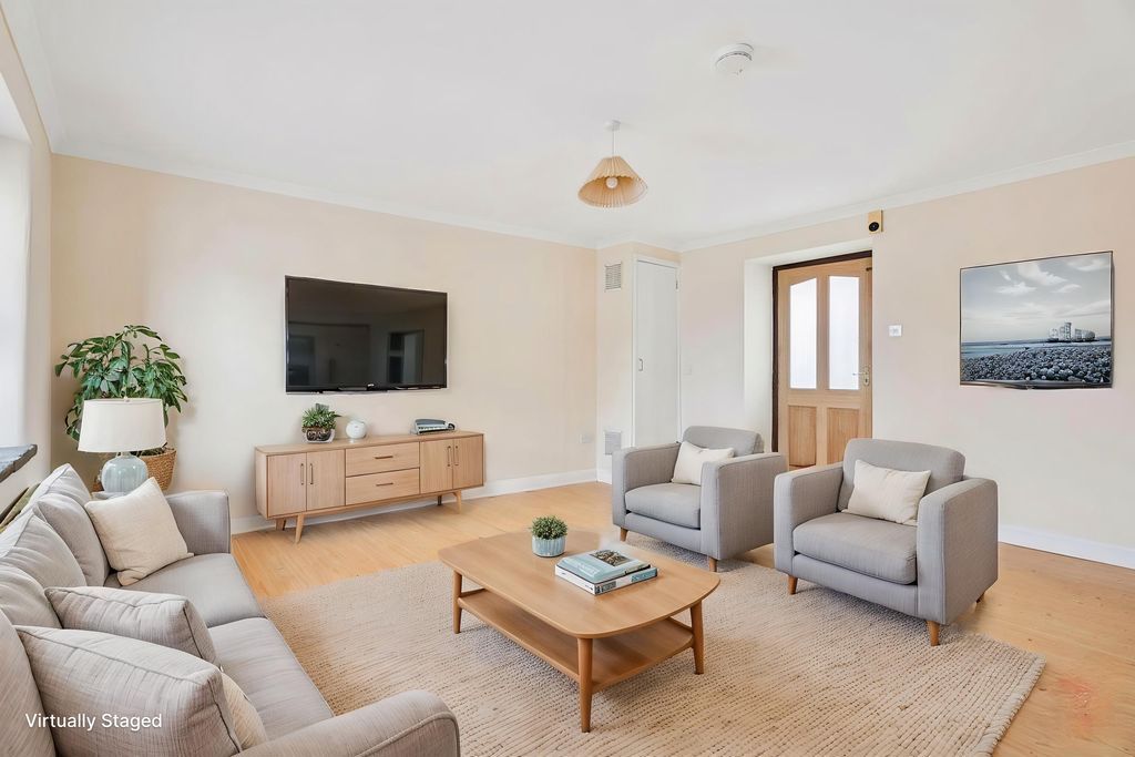 Property photo 1 of 18 Virtually Staged