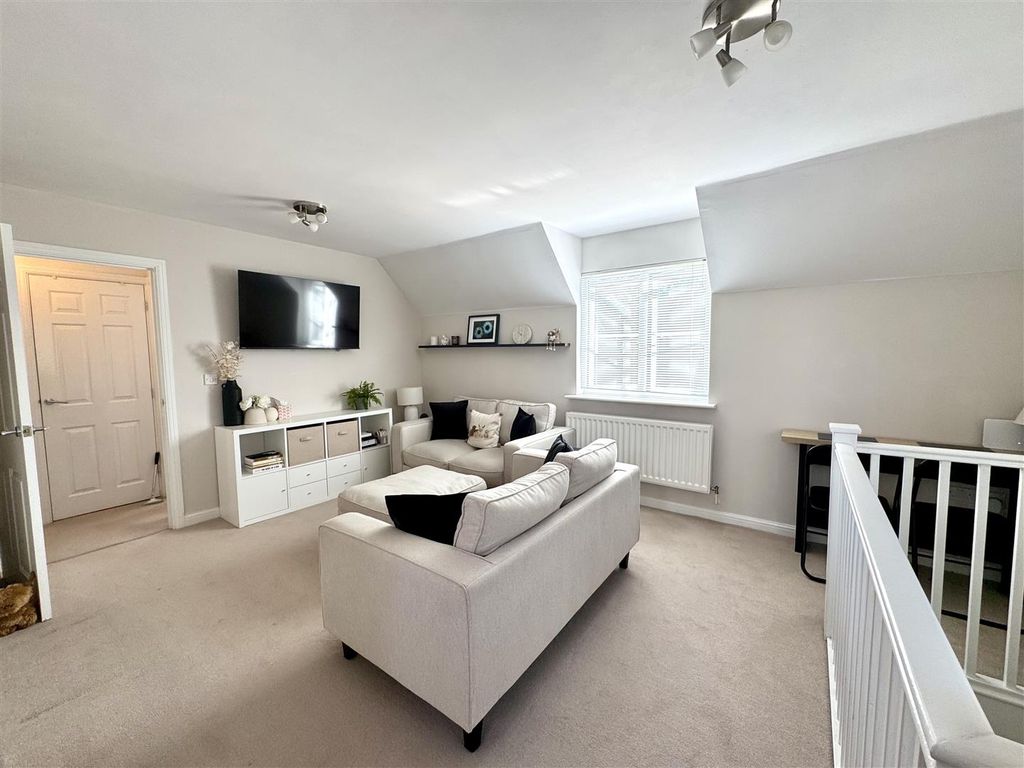Property photo 3 of 12 Living/Dining Room