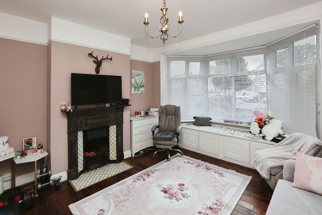 Property photo 2 of 18 Pbox-Img.Jpg