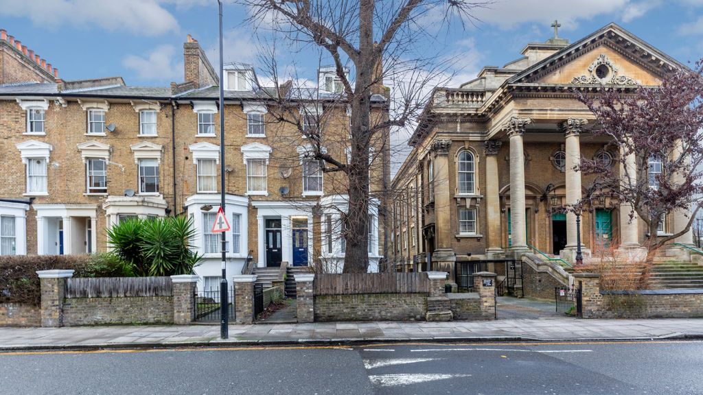 Property photo 1 of 24 Flat A, 79 Tollington Park, Finsbury Park, London, N4 3Qj