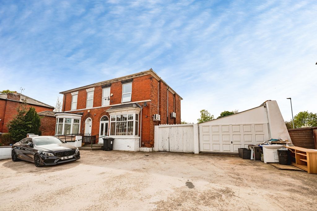 Property photo 1 of 42 Dcbe131B-02