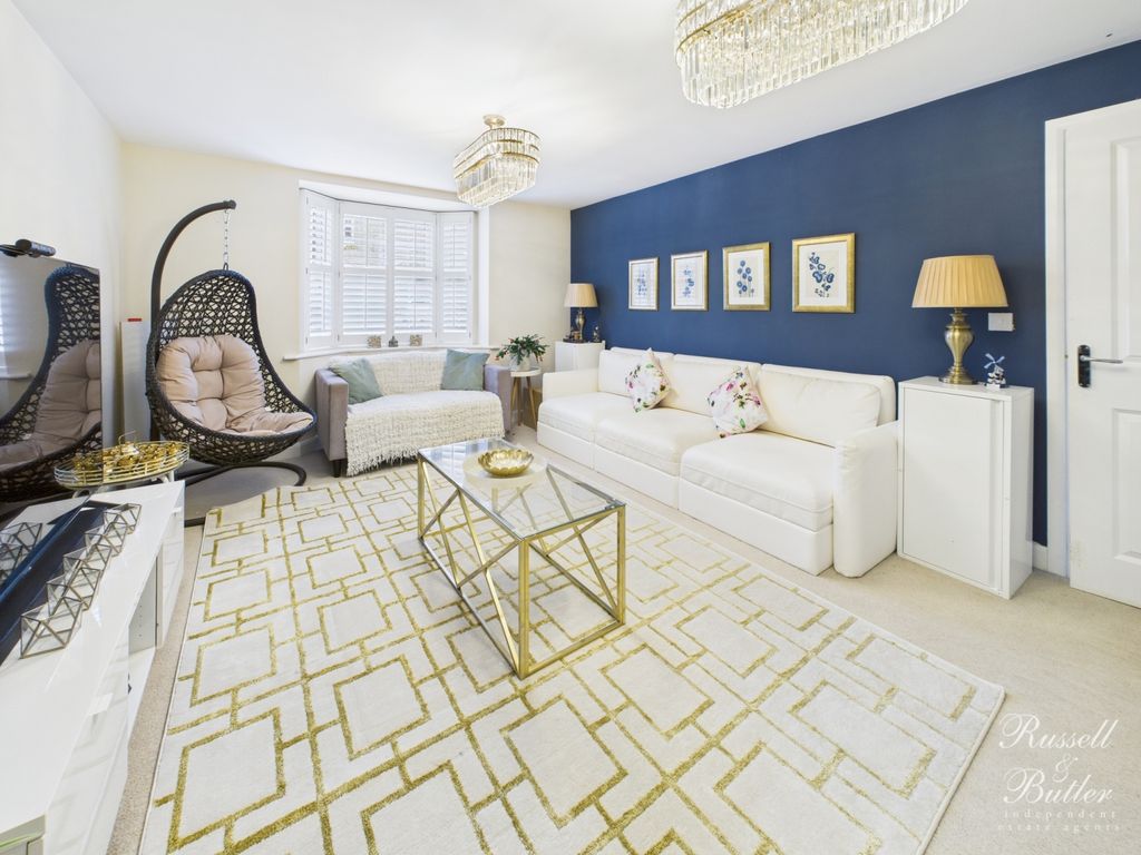 Property photo 3 of 17 Cam01995G0-Pr0402-Still006