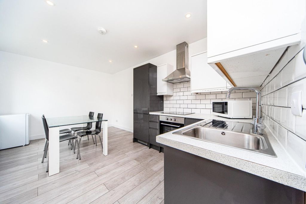 Property photo 1 of 25 Open Plan Lr &amp; Kitchen (1).Jpg