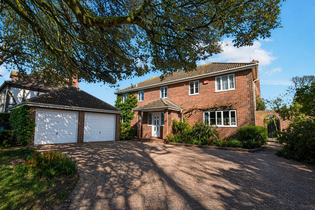 Property photo 1 of 31