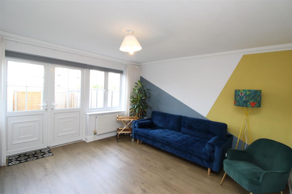 Property photo 2 of 16 Img_2071.Jpg