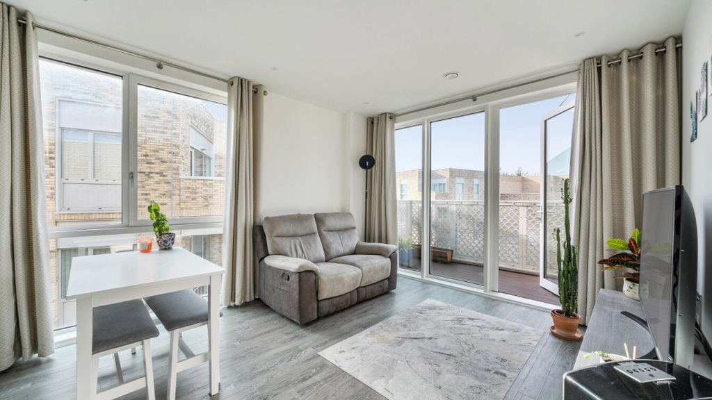 Property photo 1 of 18