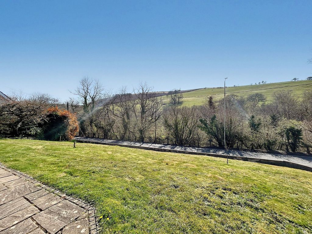 Property photo 3 of 34