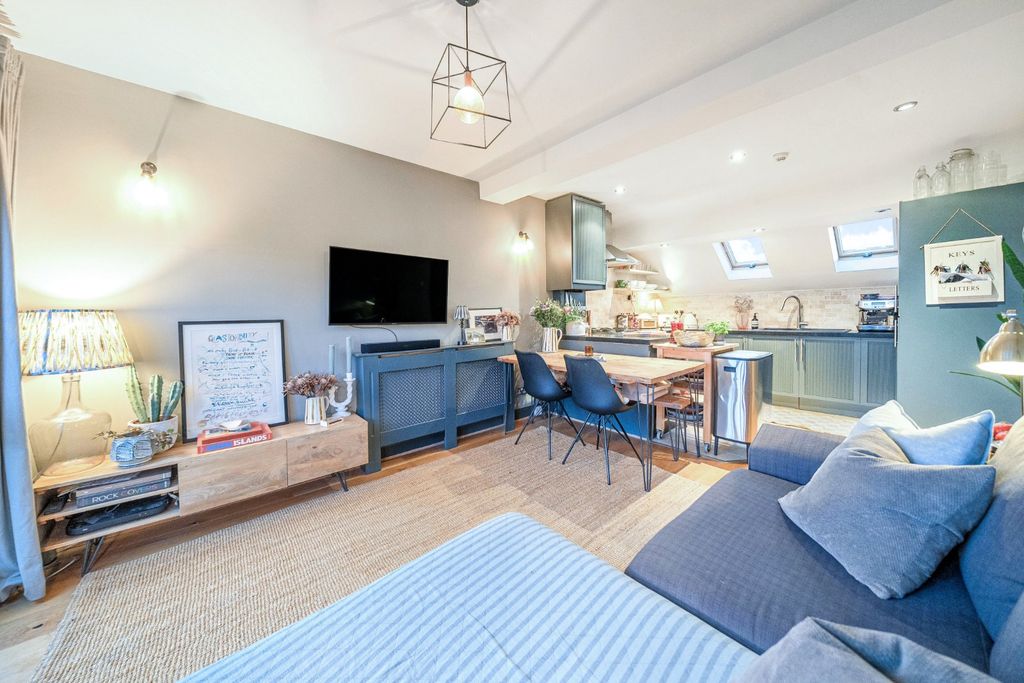 Property photo 3 of 18 Picture No. 23