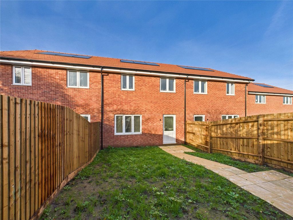 Property photo 2 of 11 Picture No. 12