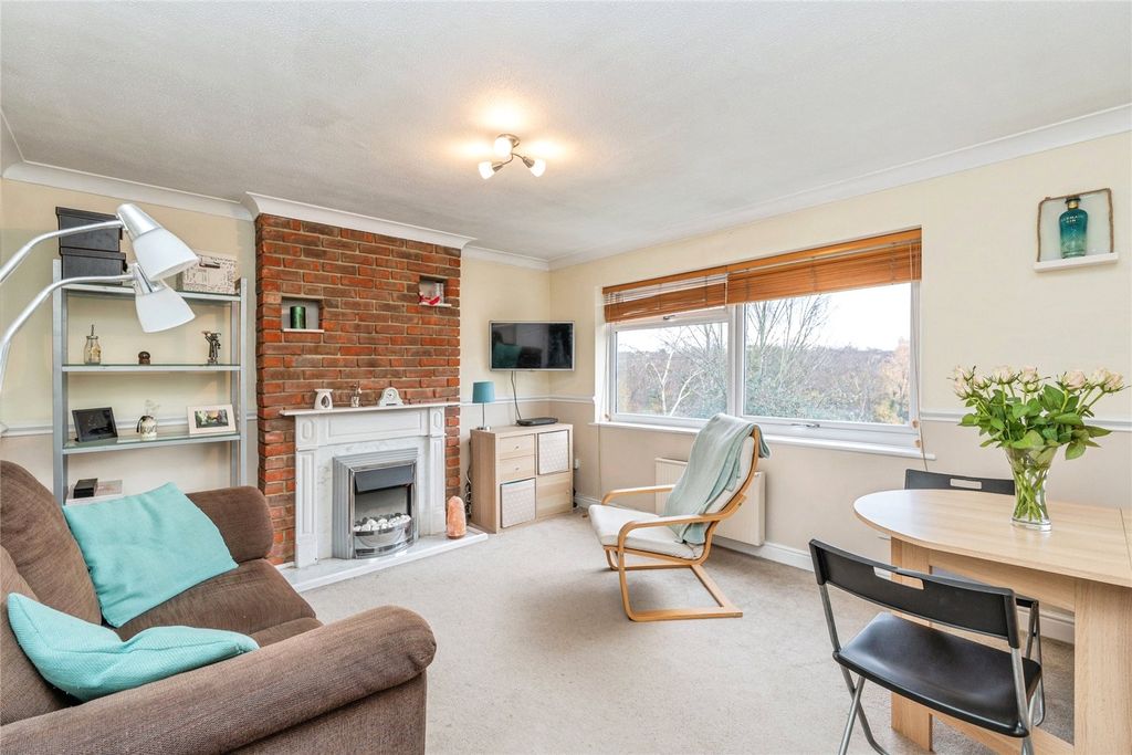 Property photo 2 of 15 Picture No. 12