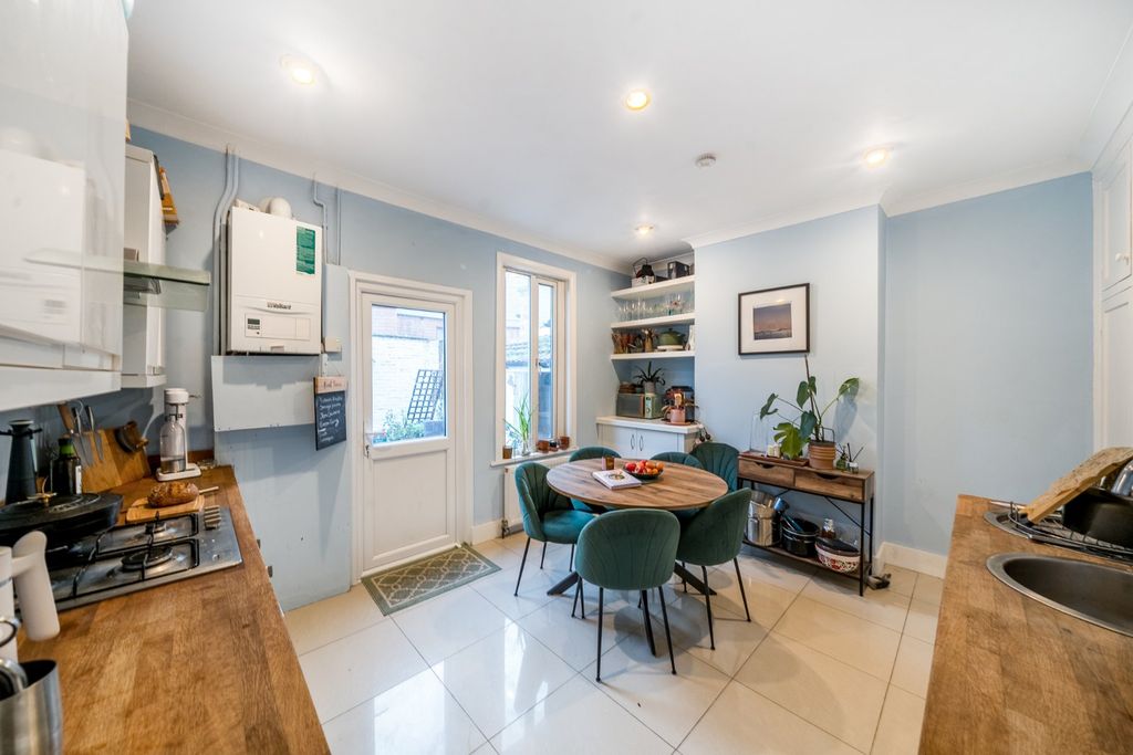 Property photo 2 of 11 Picture No. 20