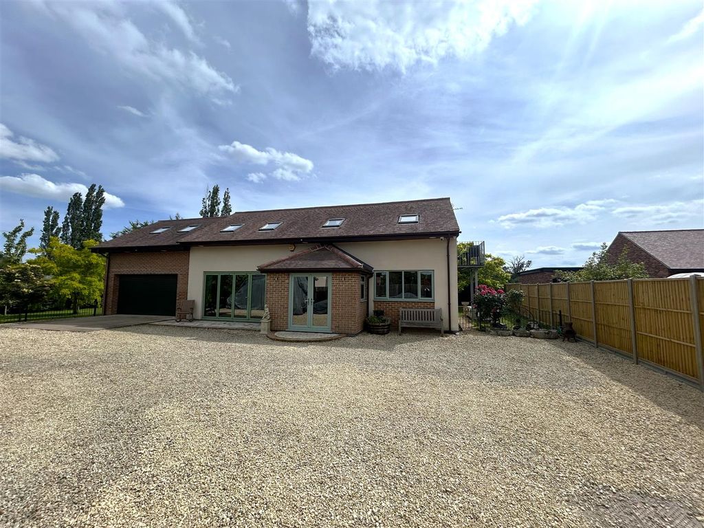 Property photo 1 of 26
