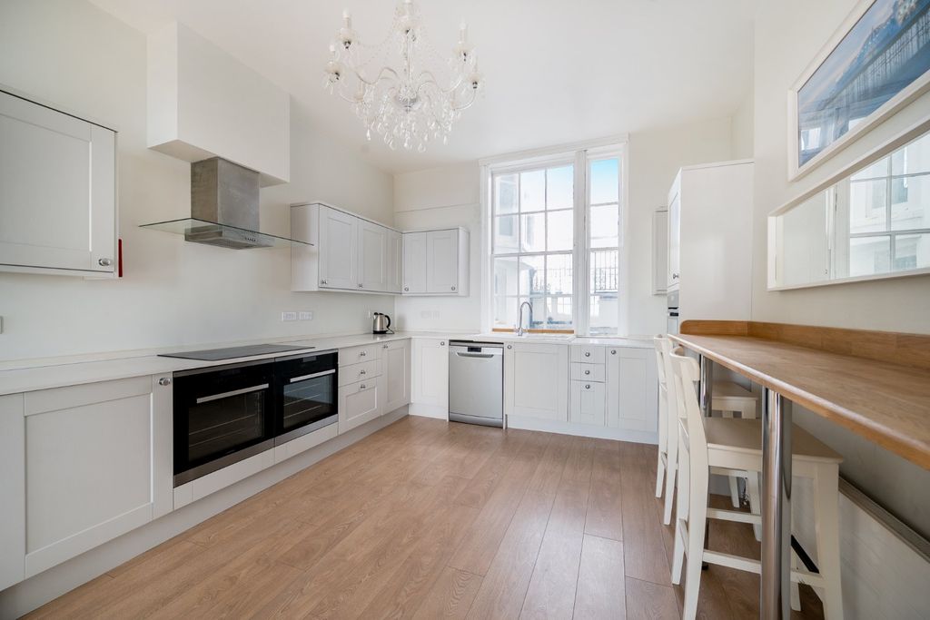 Additional image 21 of 7 bed terraced house for saleRoyal Crescent, Brighton, East Sussex BN2