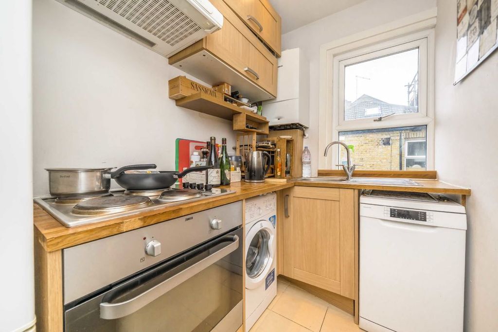 Property photo 3 of 5