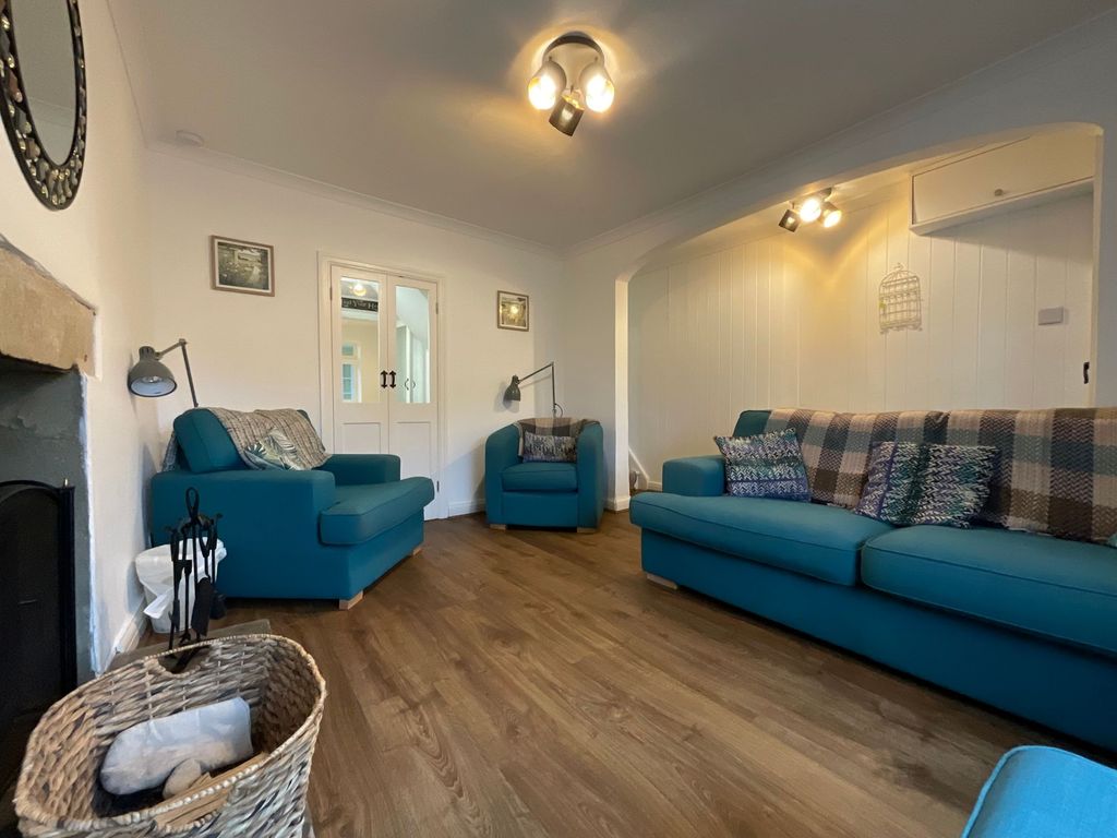 Property photo 3 of 25