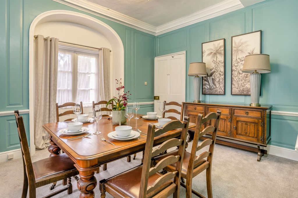 Property photo 3 of 26