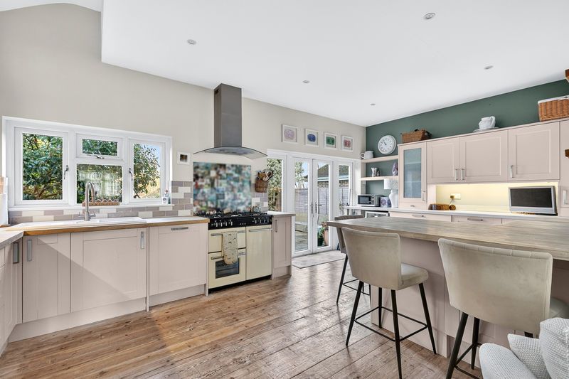 Property photo 2 of 31 Photo 25