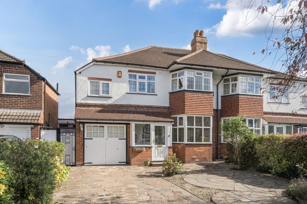 Property photo 1 of 13 Front 2