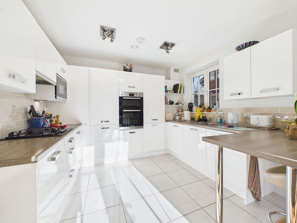 Property photo 2 of 22