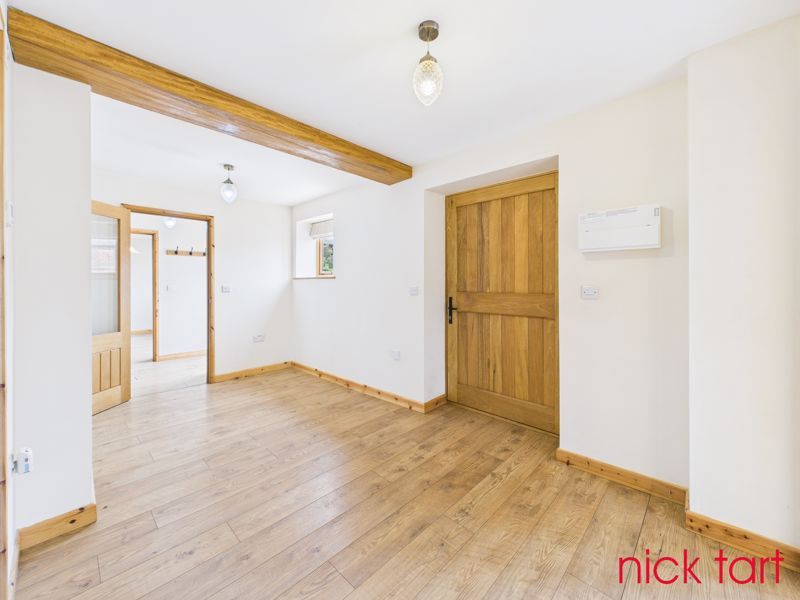 Property photo 3 of 19 Photo 9