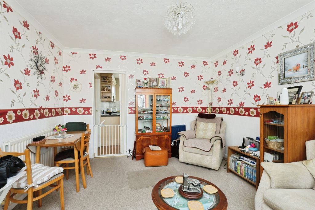 Property photo 3 of 13