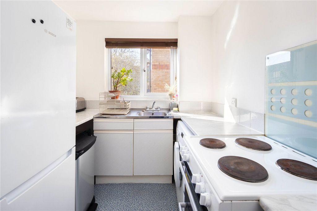 Property photo 3 of 15 Kitchen