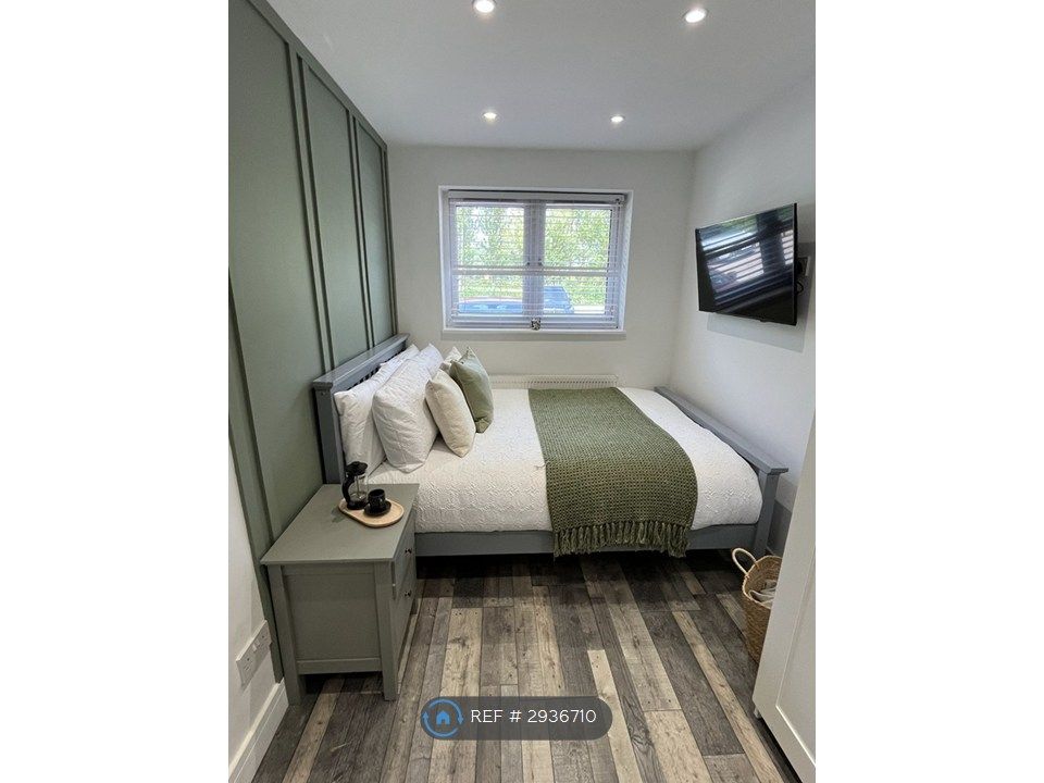 Property photo 1 of 12 Room 1