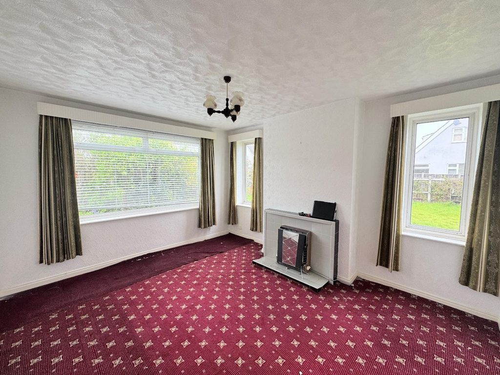 Property photo 3 of 9 Lounge